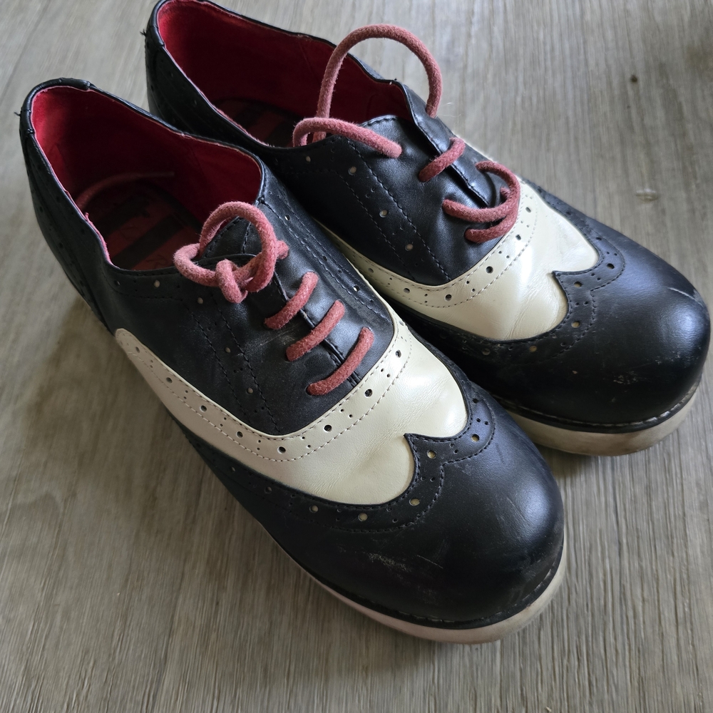 Elegant Black and Cream Women's Loafers